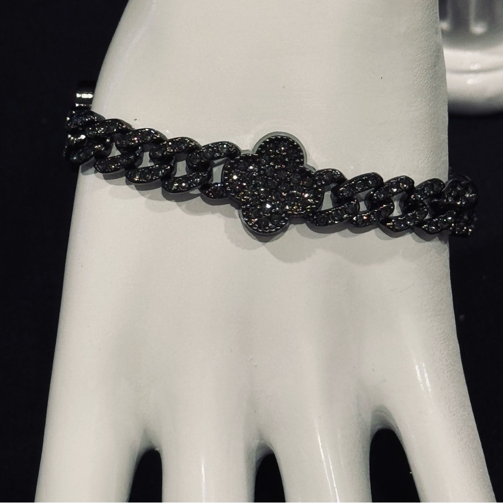 AJ USA Boutique Black Pave Iced-Out VVS CZ Glittering Clover Bracelet 7in NWT